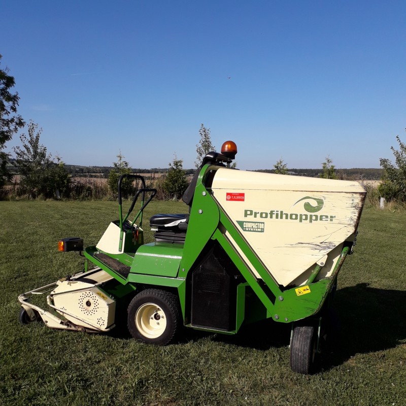 Amazone Profihopper Zero Turn High Dump Flail Collector