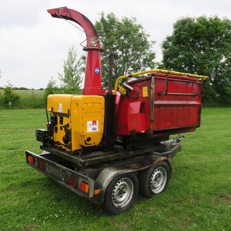 TP 200 Trailed Wood Chiper